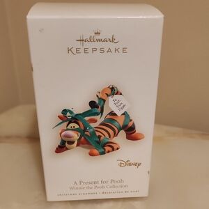 Hallmark Keepsake Disney Tigger Ornament - Orange and Black